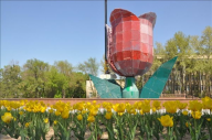 Фонтан «Тюльпан» в центре Шымкента чистят и красят 